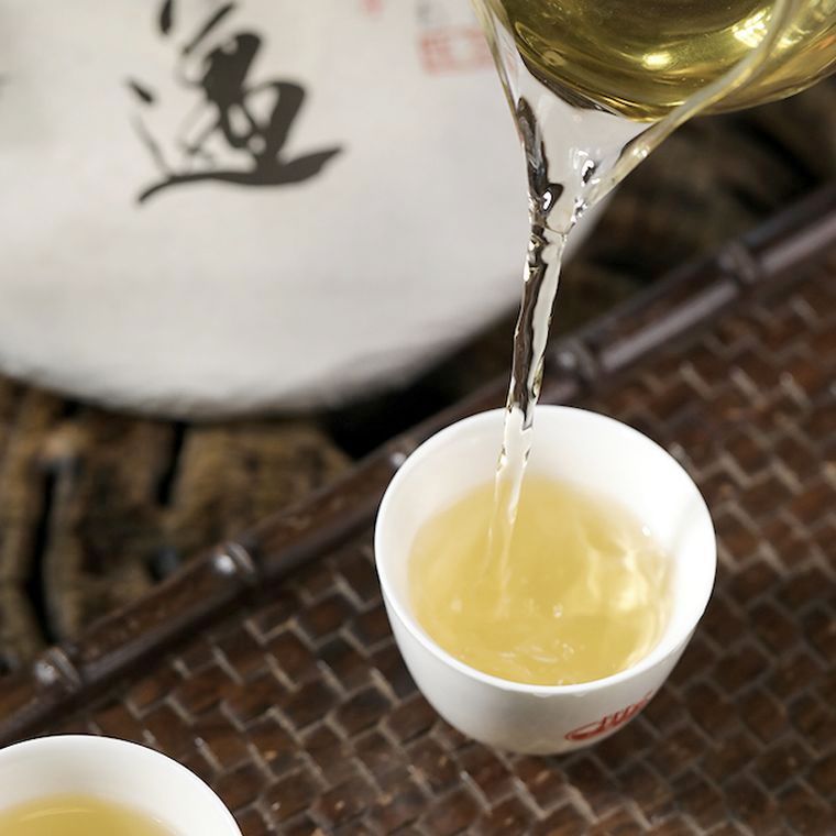 Service du Jingmai infusé, liqueur dorée